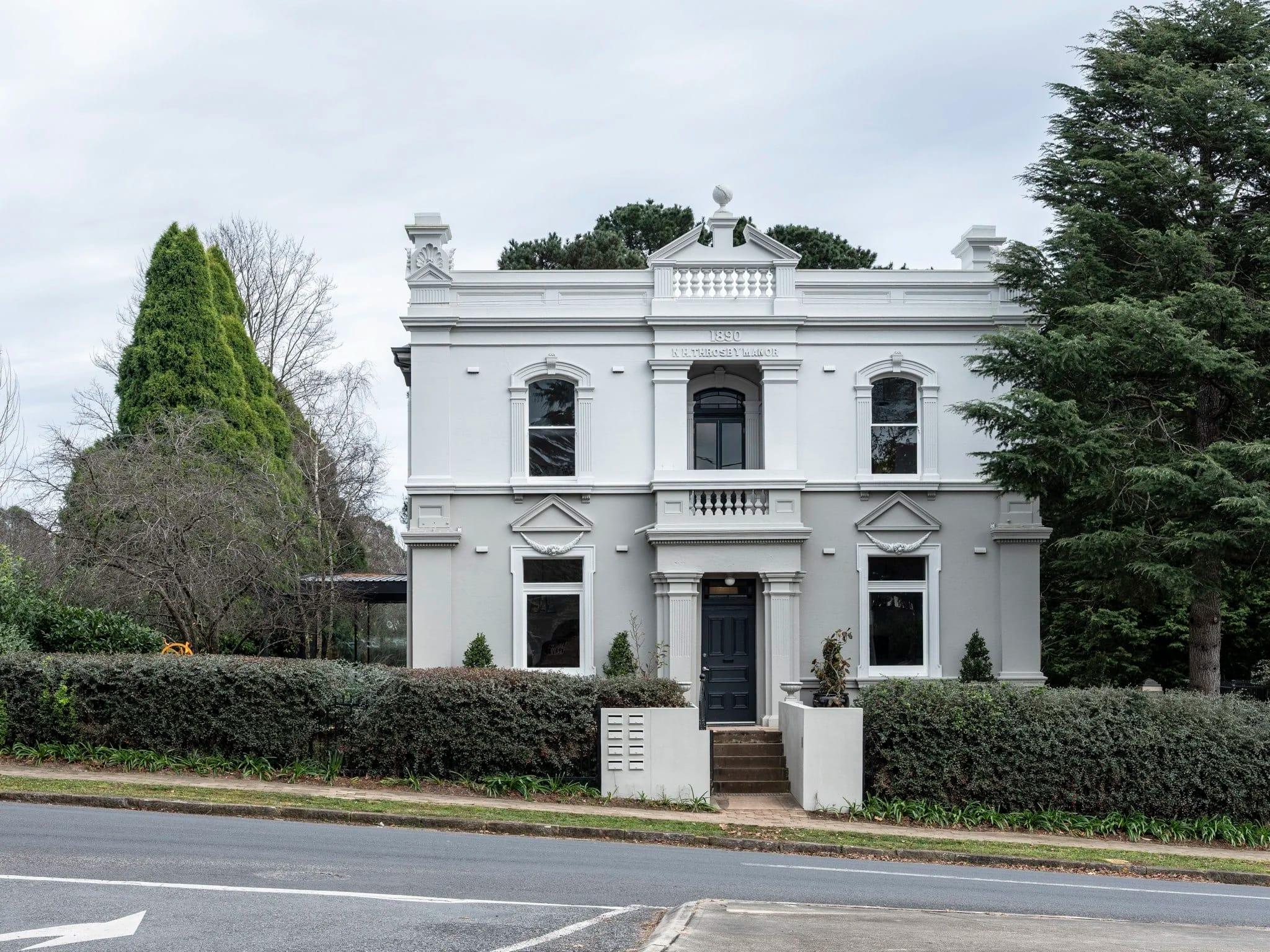 Moss Manor