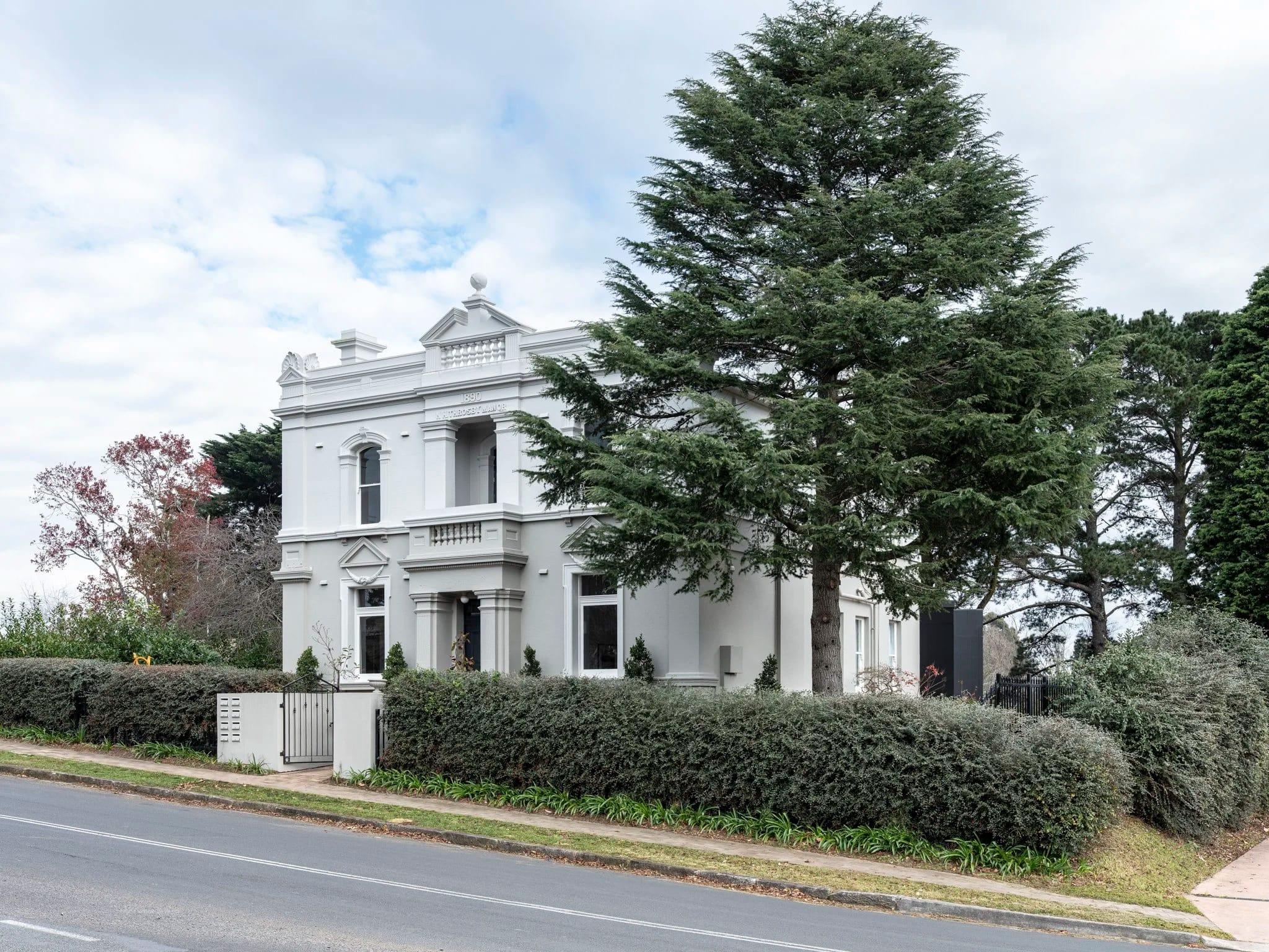 Moss Manor
